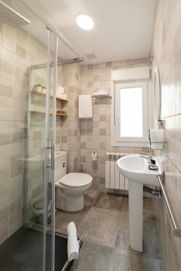 Hostal Puente De Hierro Логроньо Экстерьер фото