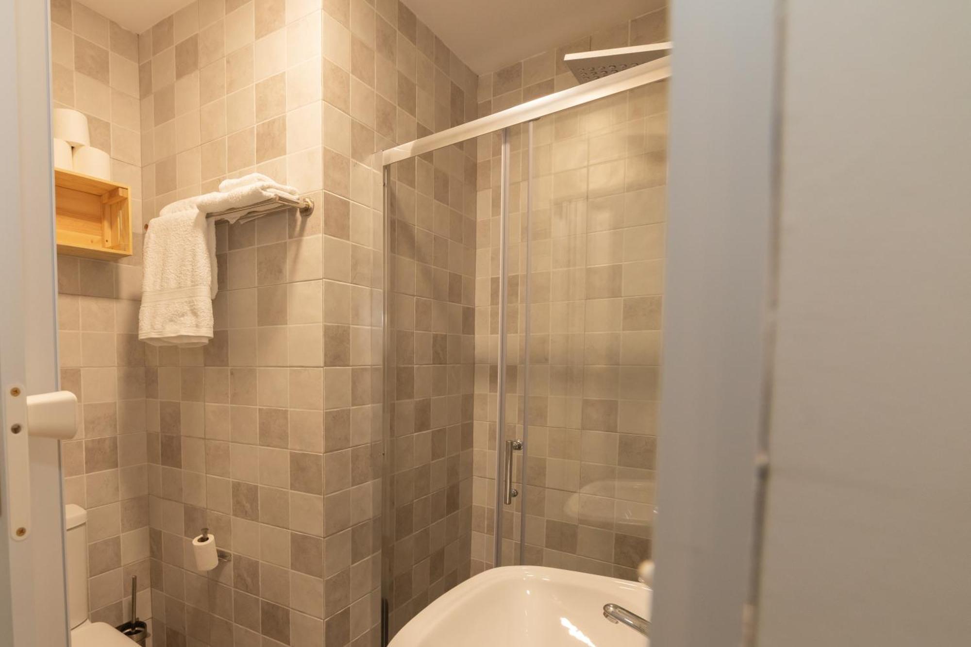 Hostal Puente De Hierro Логроньо Номер фото