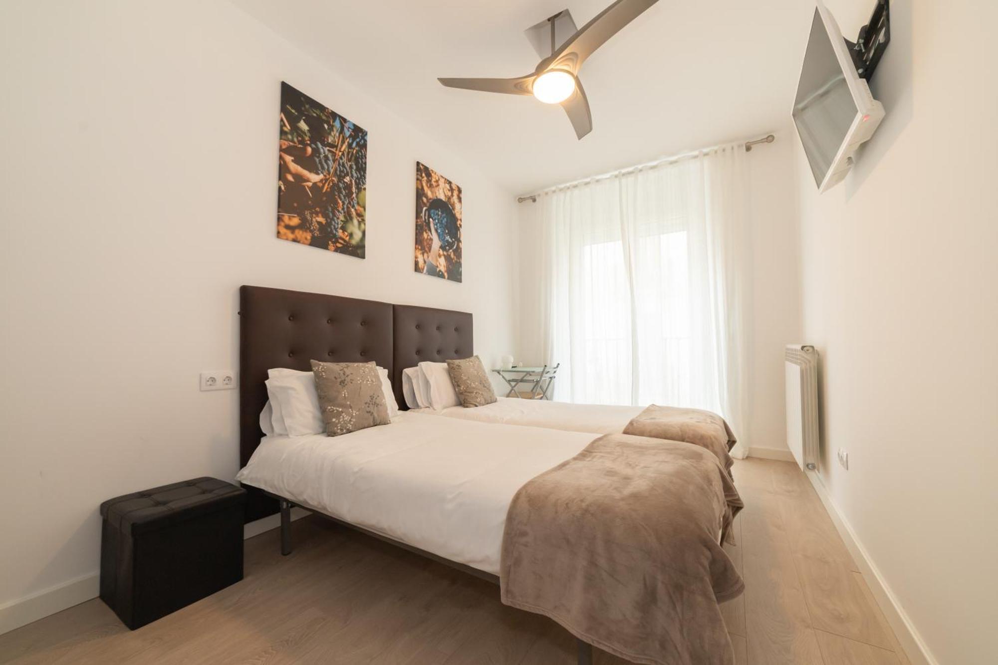 Hostal Puente De Hierro Логроньо Номер фото