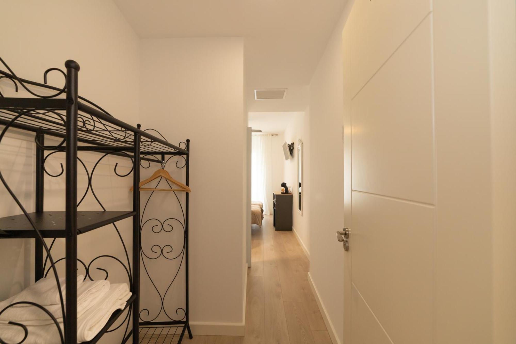 Hostal Puente De Hierro Логроньо Номер фото